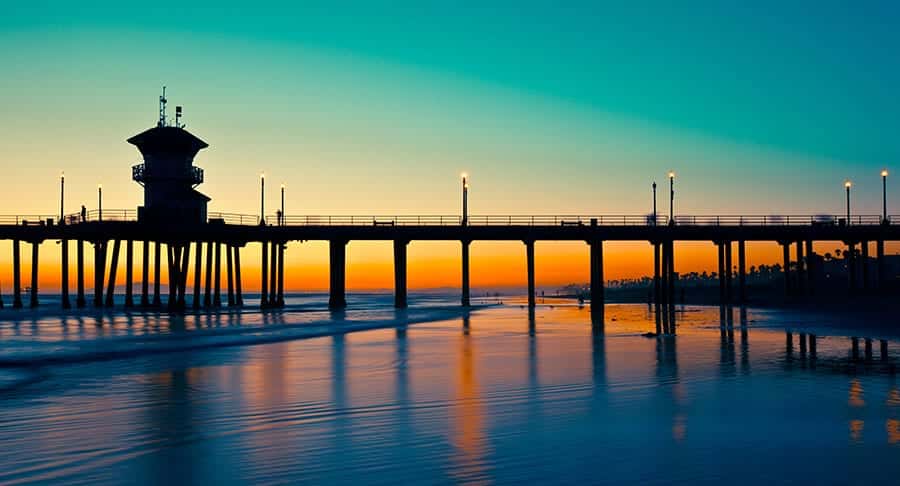 Coastline in Orange County, California, filled with endless sober activities near our residential rehab treatment facility