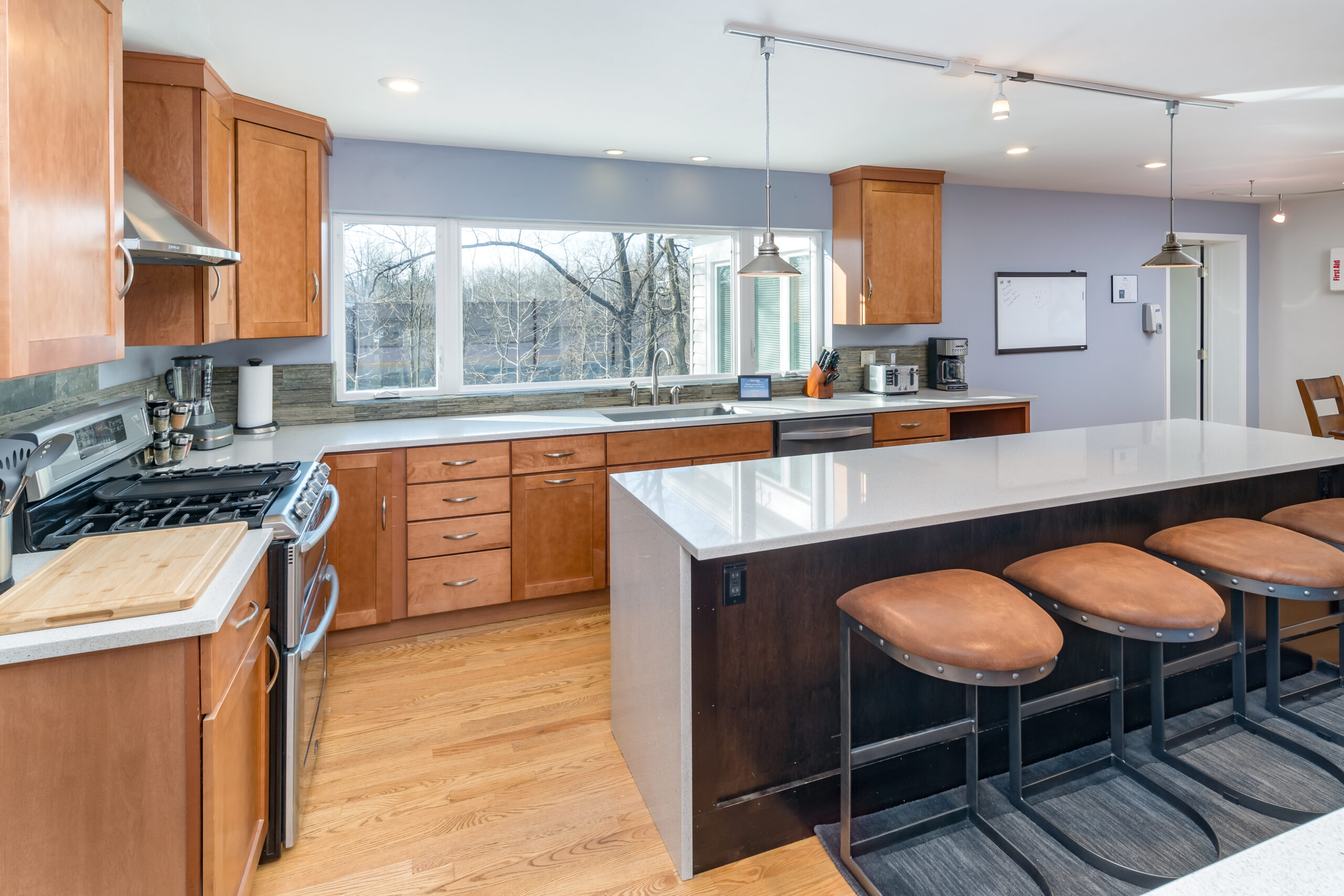 Brown barstools and kitchen in Cincinnati alcohol detox 