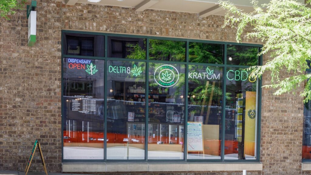 A retail dispensary shop selling CBD and kratom makes people wonder how long it take to detox from kratom.